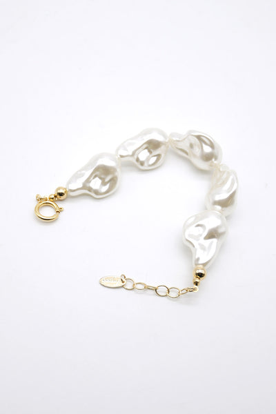 STORETS.us Zelie Baroque Pearl Bracelet
